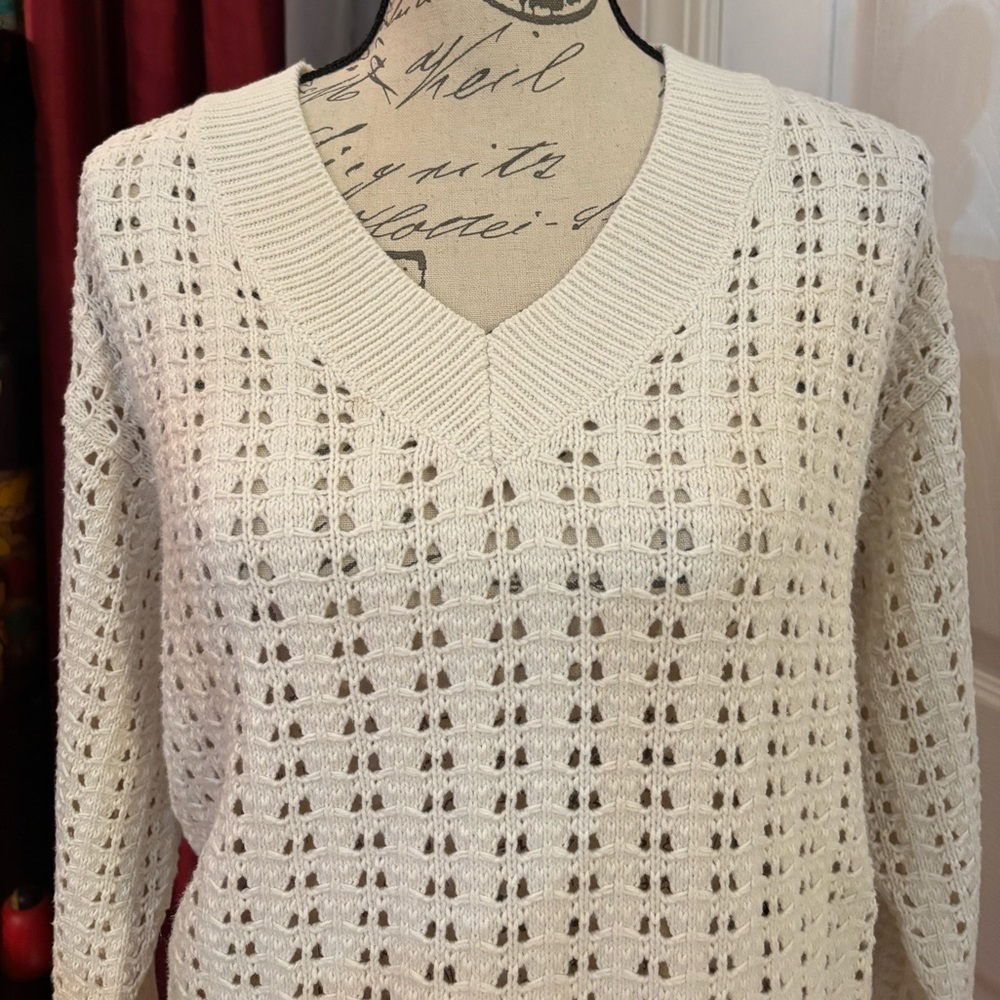 Universal Thread Openwork V-Neck Pullover Knit De… - image 4